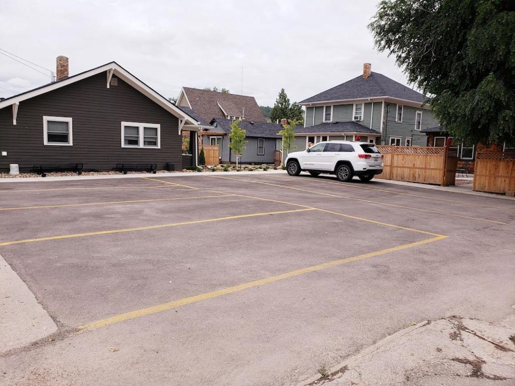 Adorable Bungalow W/ Private Patio Mins Away From Downtown Rapid City Exterior photo